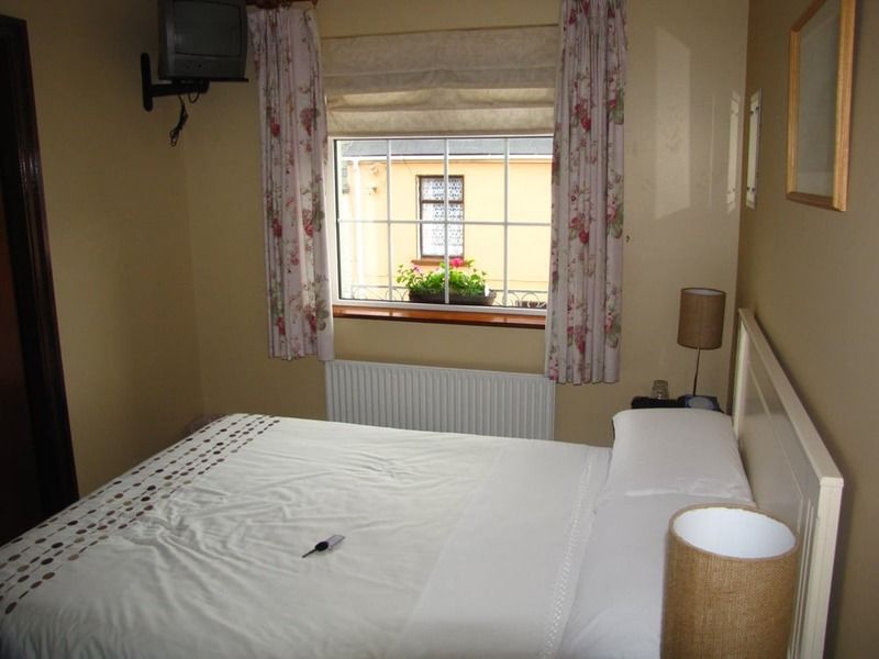 O Neills Bed And Breakfast Дингъл Екстериор снимка