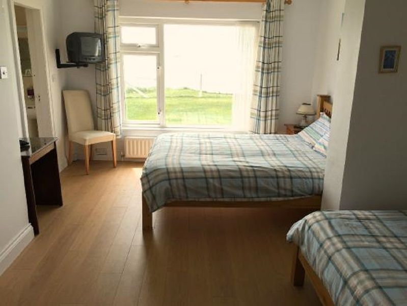 O Neills Bed And Breakfast Дингъл Екстериор снимка